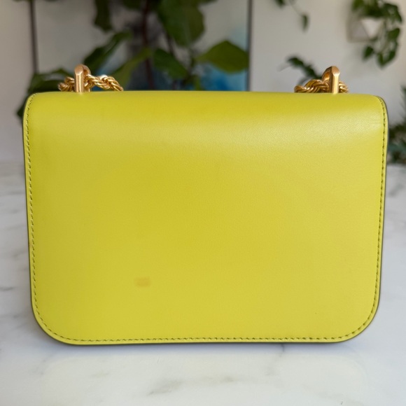 Tory Burch Eleanor Small Convertible Shoulder Bag in Island Chartreuse Leather - Picture 6 of 16